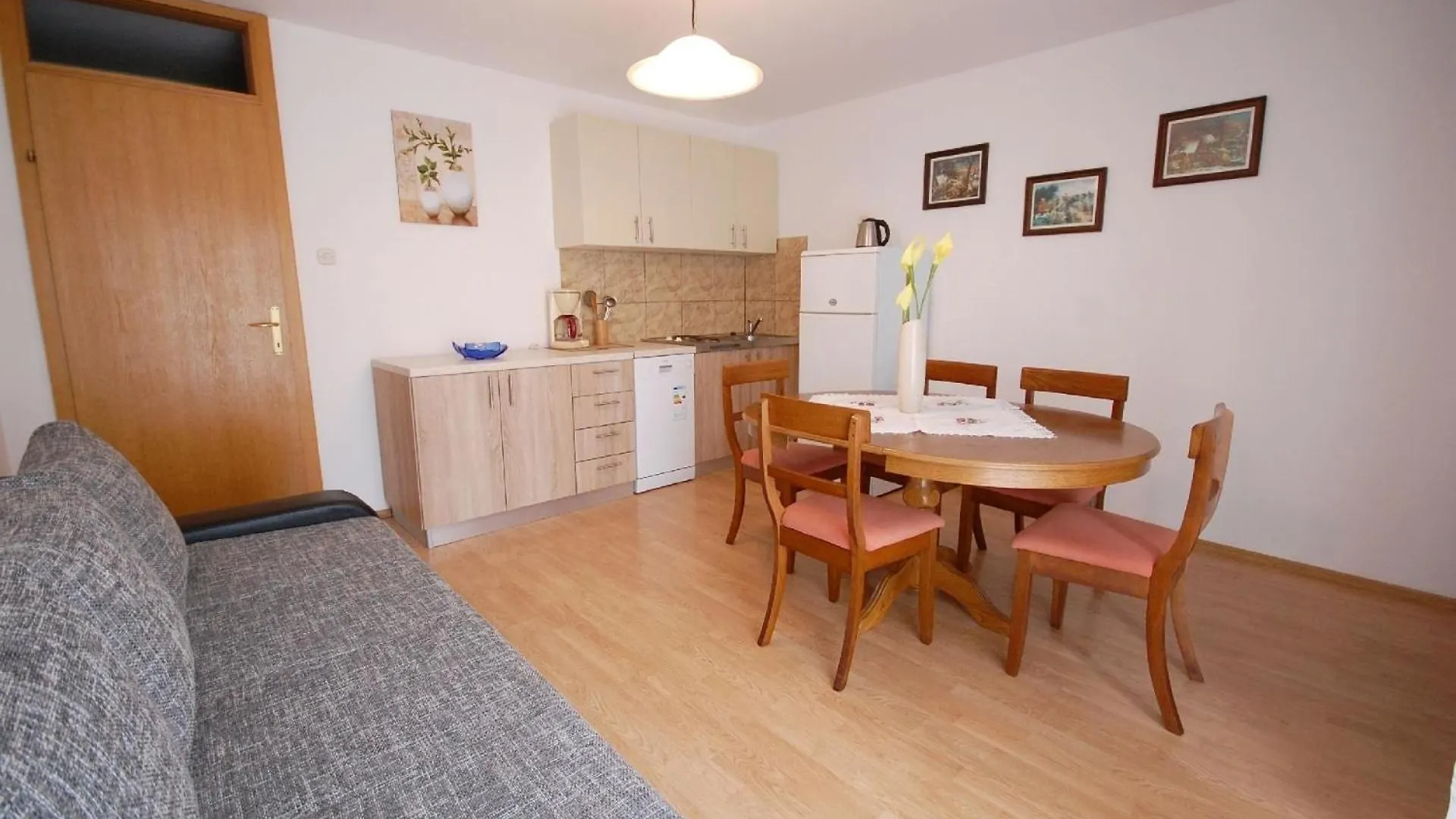 Apartment Ferienwohnung Fuer 4 Personen Ca 48 Qm In Njivice, Kvarner Bucht Krk